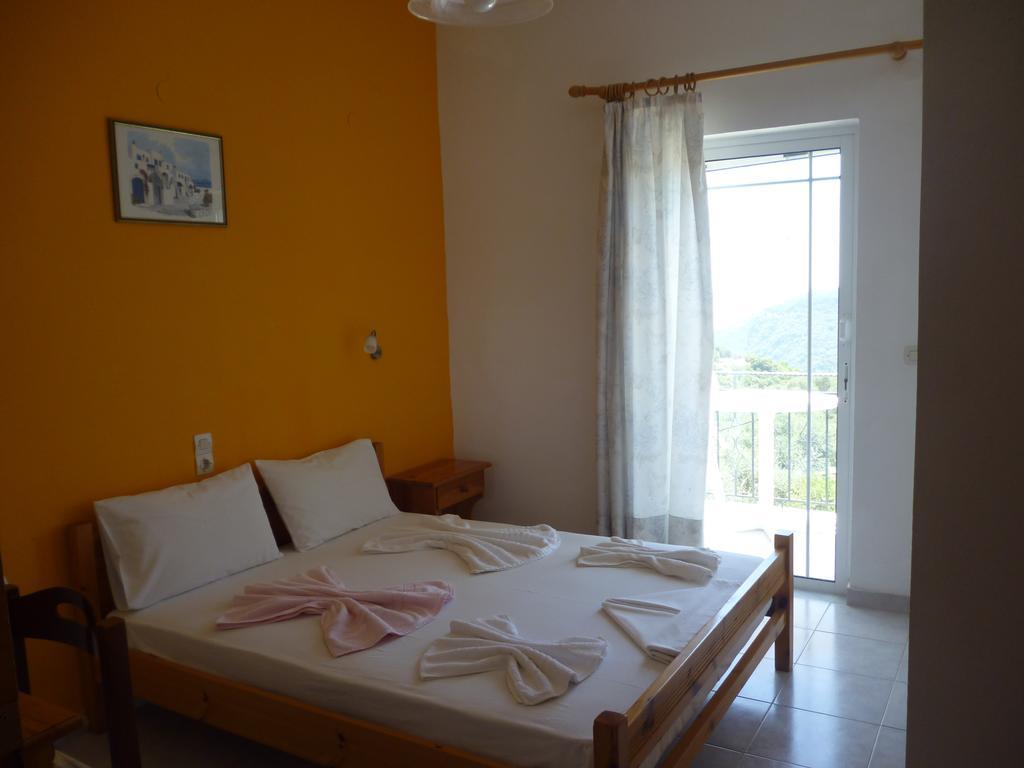 Lichnos Babis Taverna & Rooms Párga Kültér fotó