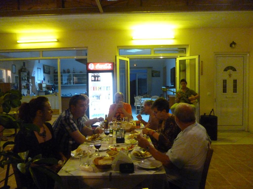Lichnos Babis Taverna & Rooms Párga Kültér fotó