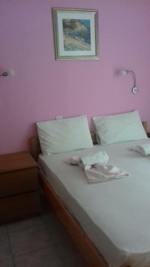 Lichnos Babis Taverna & Rooms Párga Kültér fotó